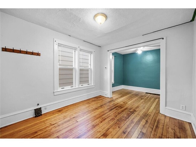 Building Photo - 3212 1st Ave S