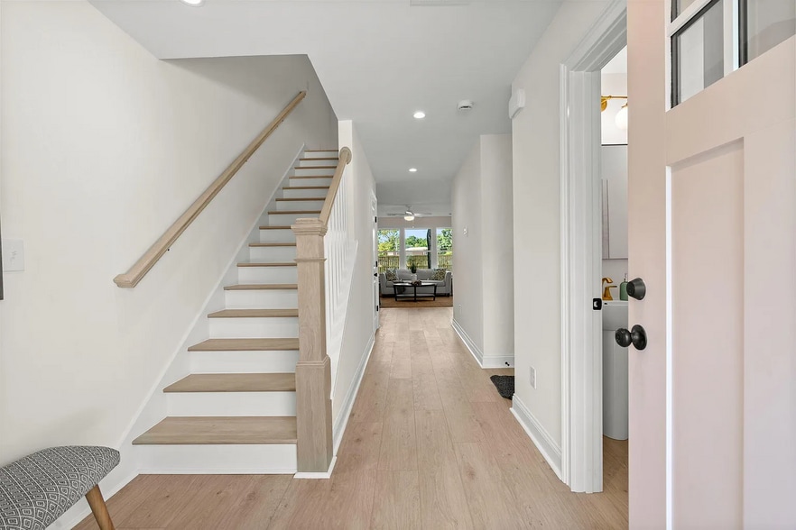 Building Photo - 929 Battery Ave