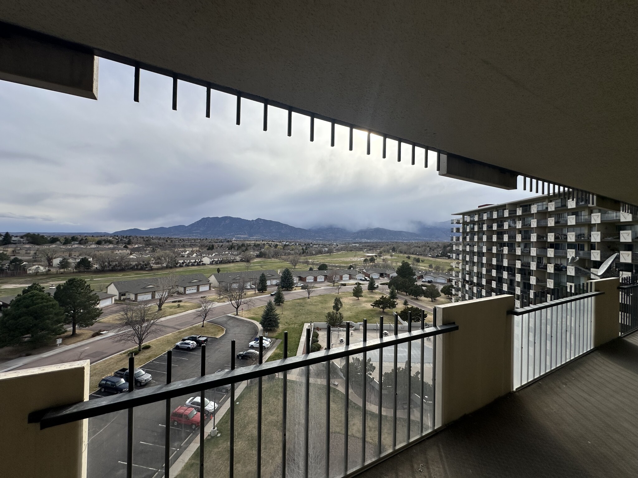 Building Photo - 411 Lakewood Cir