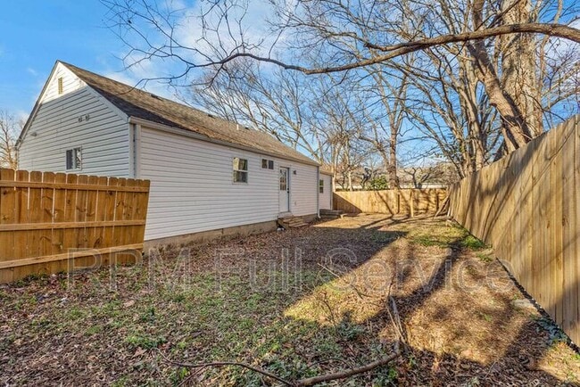 Building Photo - 2138 25th Ave N