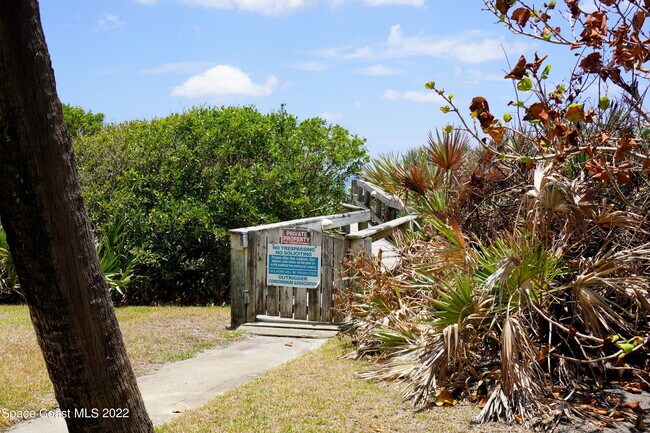 Building Photo - 1555 N Hwy A1A
