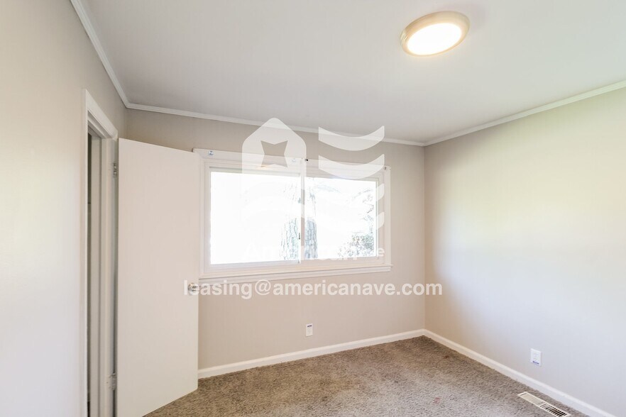 Building Photo - 4316 Summerhill Dr