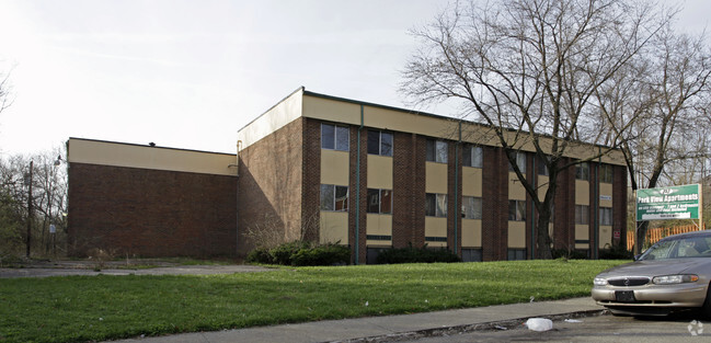 Primary Photo - Ridgeway Apartments