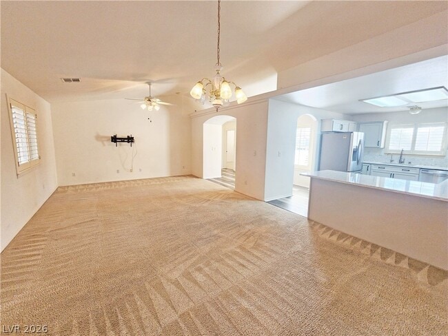Building Photo - 380 Round Up Ct