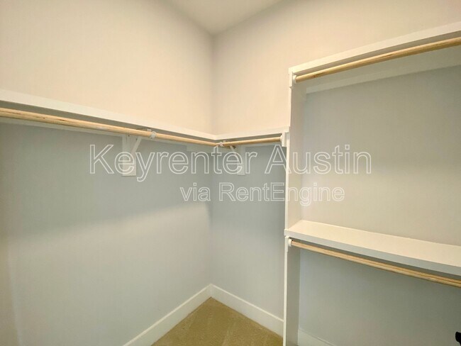 Building Photo - 3101 Govalle Ave