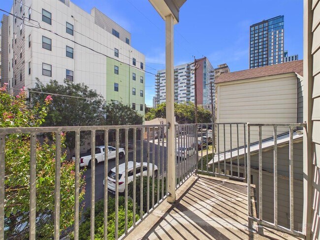 Building Photo - 2529 Rio Grande St