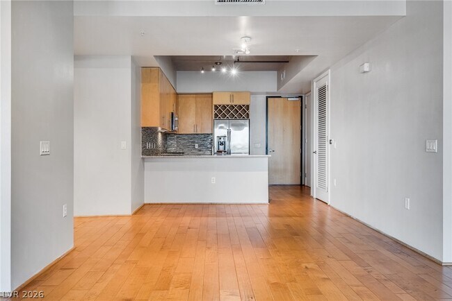 Building Photo - 353 E Bonneville Ave