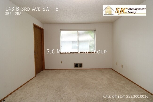 Building Photo - 143 3rd Ave SW