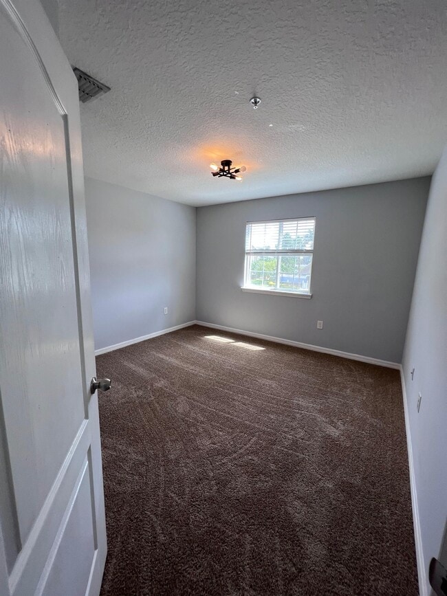 Building Photo - 1873 Chatham Pl Dr