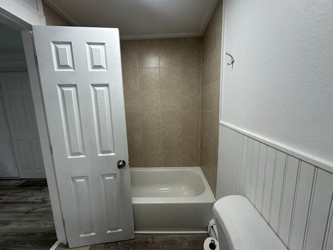 Building Photo - 16 S Washington Ave