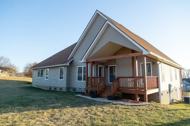 Building Photo - 208 Wind Vly Trl