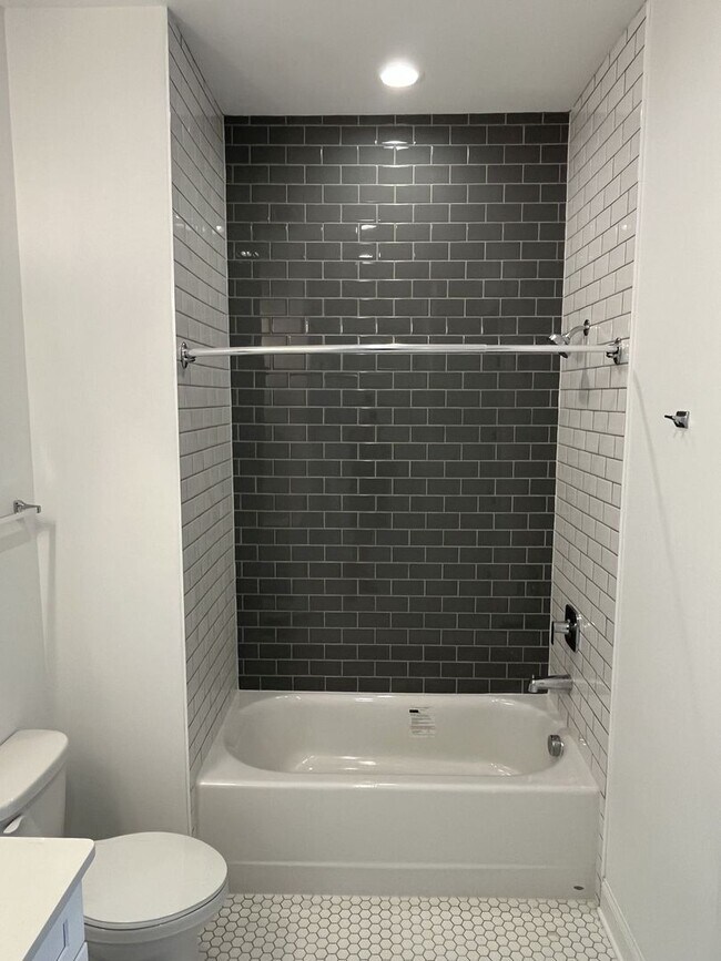 Building Photo - Brand New 2 Bed Condo in Cornelius