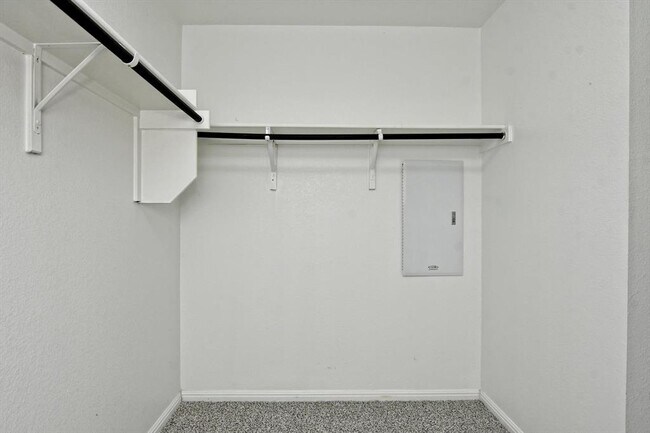 Building Photo - 201 Red Matador Ln