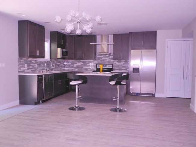 Building Photo - Extraordinary Townhome in Carbondale's South West