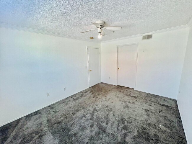 Building Photo - 2200 Key W Ct