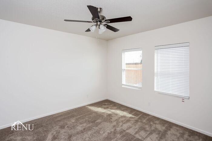 Building Photo - 476 Crestridge Dr