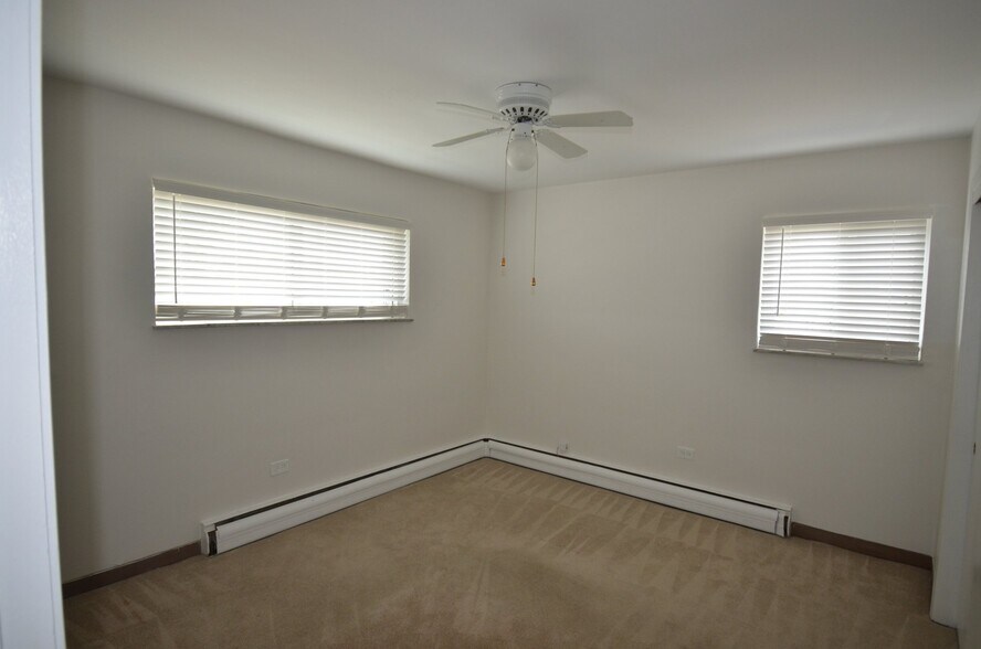 Building Photo - 2032 Linden Ave