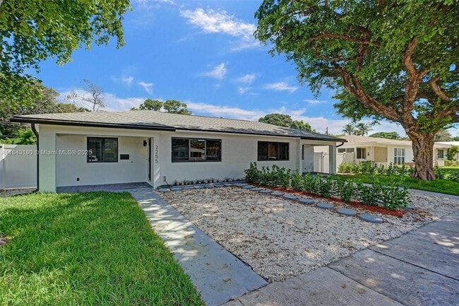 Primary Photo - 2255 NE 173rd St