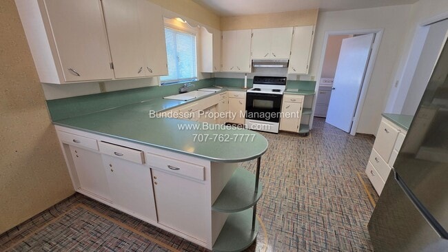 Building Photo - Spacious West Side Petaluma Home for Rent