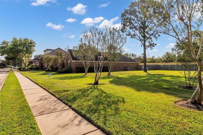 Building Photo - 3827 Bratton St