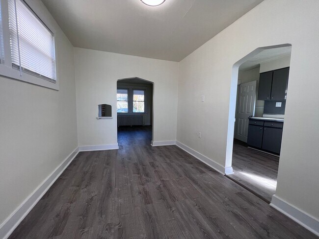 Building Photo - Updated 2BR 1 bath house for rent