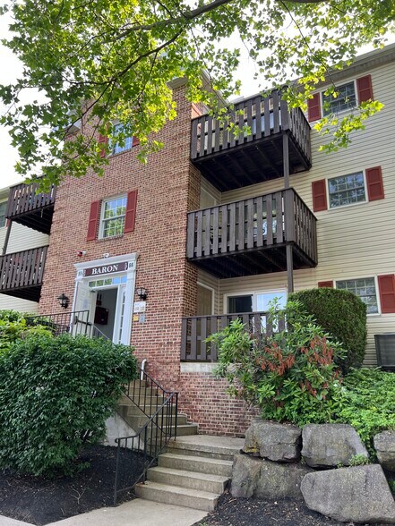 Exterior - 620 Manatawny St