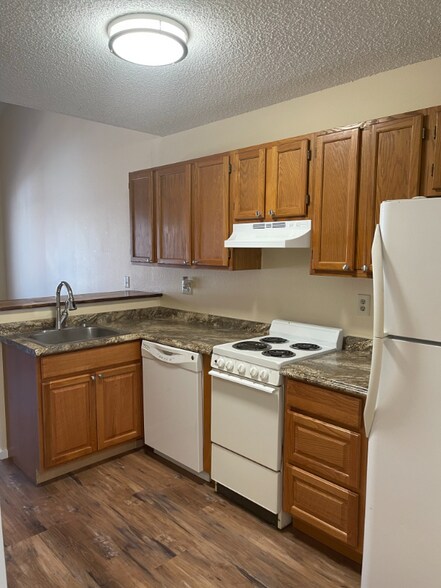 Building Photo - 153 Wellington St