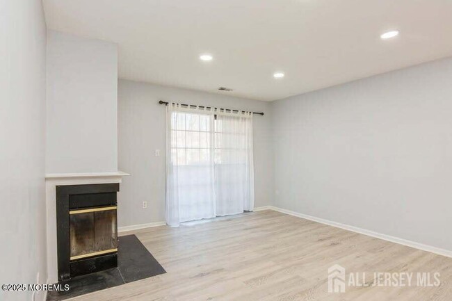 Building Photo - 1101 Stoneridge Cir