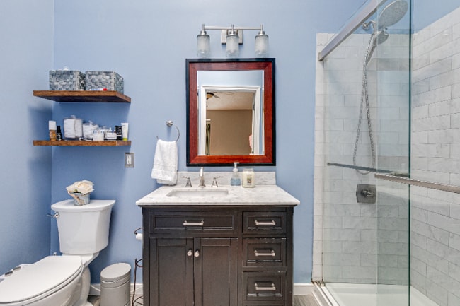 Building Photo - 12125 Shore View Dr