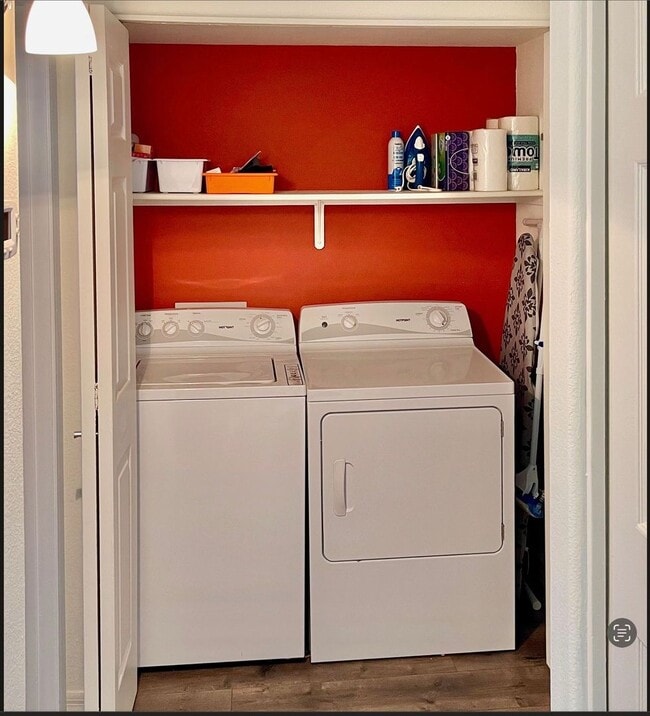 Building Photo - Furnished Modern Living at The Greens