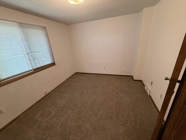Building Photo - 418 Mulberry Dr