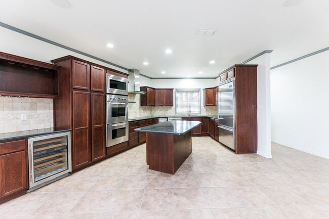 Building Photo - Spacious 3-Bedroom in Gated Community