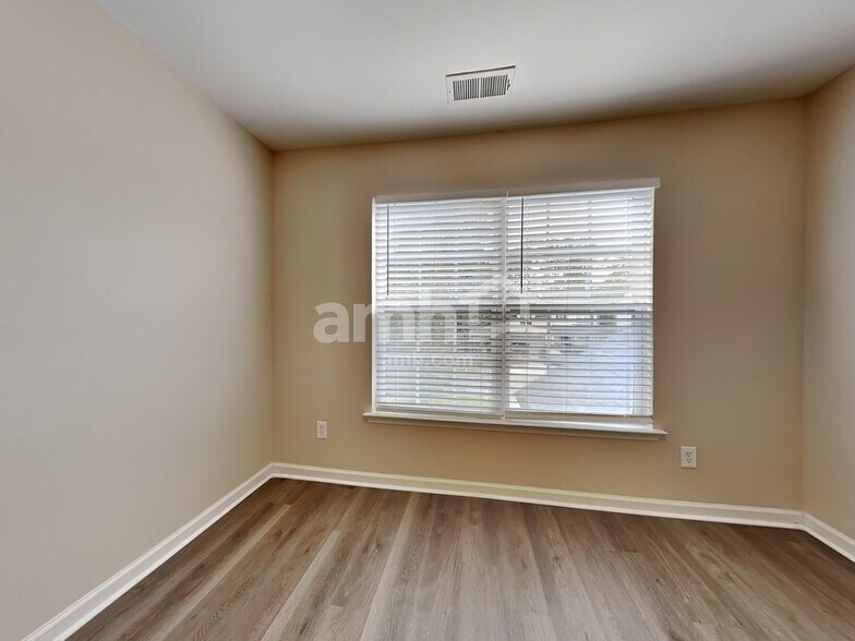 Building Photo - 3392 Fletton Way