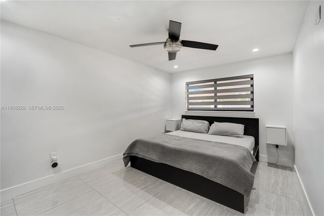 Building Photo - 9451 SW 6th Ln