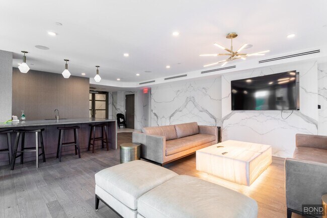 Building Photo - 1399 Park Ave