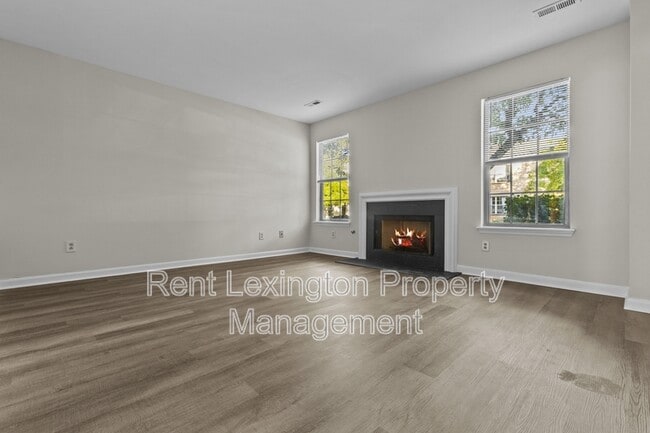 Building Photo - 3175 Kirklevington Dr