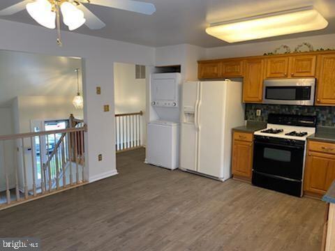 Building Photo - 7959 Vernon Ave