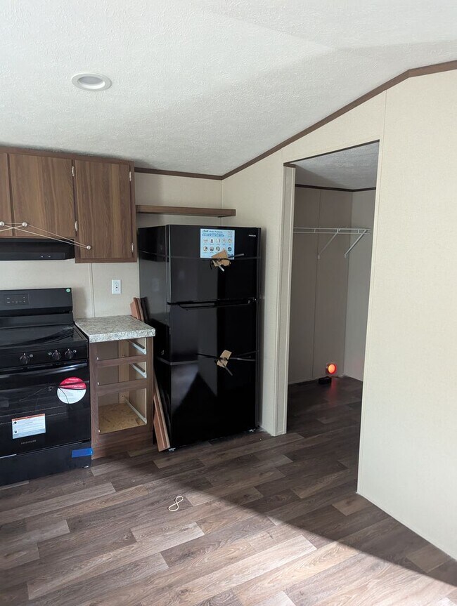 Building Photo - Brand new 3 bed/2 bath home