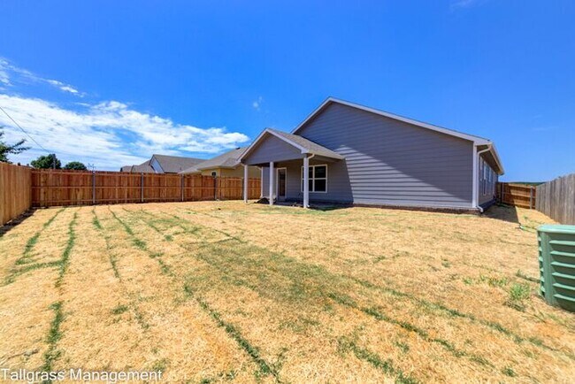 Building Photo - Beautiful 4/2.5/2 in Sand Springs!