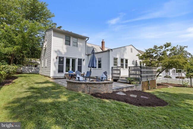 Building Photo - 4023 Poplar St