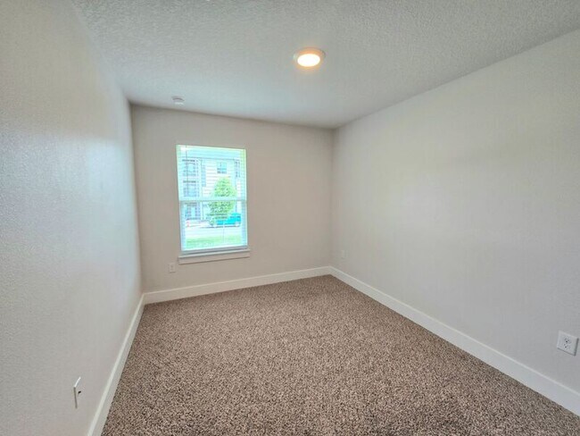 Building Photo - 1526 Farragut Way