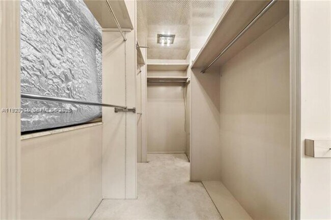 Building Photo - 11111 Biscayne Blvd