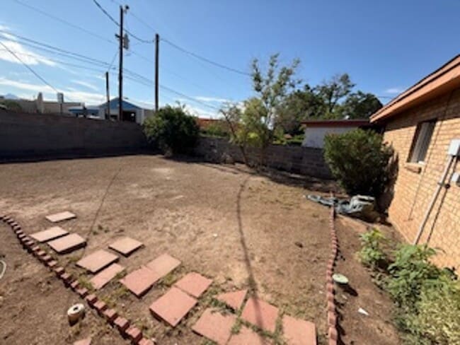 Building Photo - 1318 Park Dr