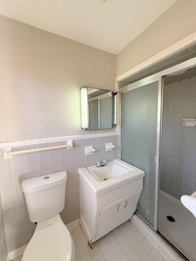 Building Photo - 1729 Laverne Dr NW