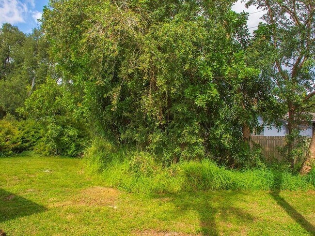 Building Photo - 7502 Pacific Ave