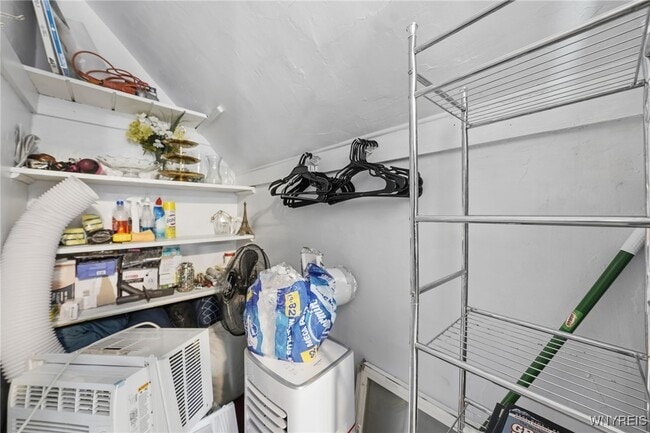 Building Photo - 214 58th St