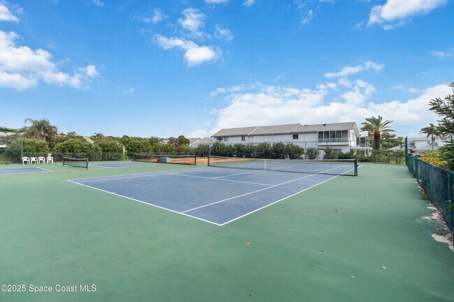 Building Photo - 215 Ballyshannon St