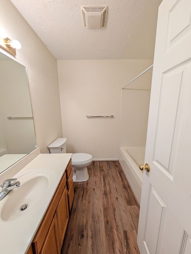 Building Photo - Black Mountain Upper Level Apartment Rental