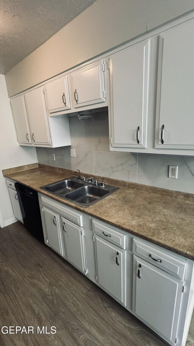 Building Photo - 147 Belvidere St