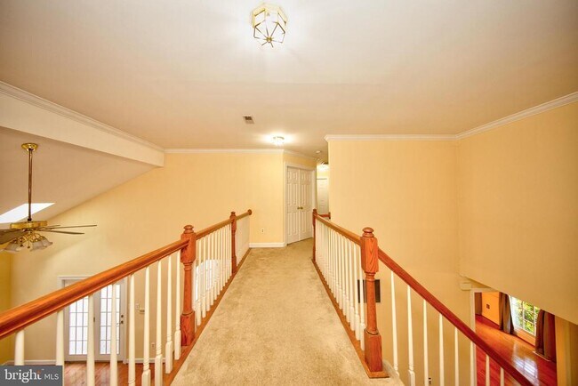 Building Photo - 210 King Johns Ct